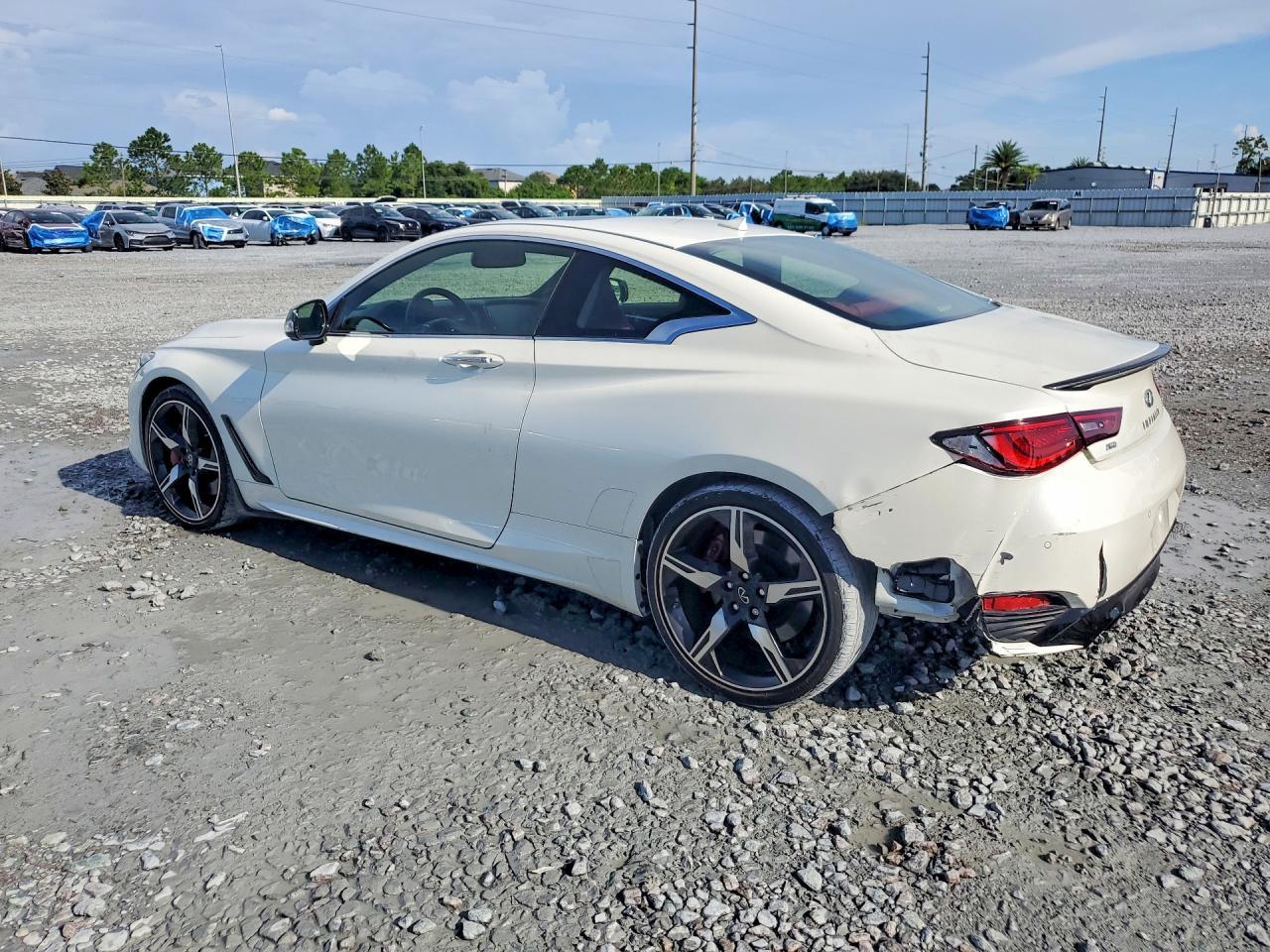 2022 Infiniti Q60 Red Sport 400 - zdjęcie 2