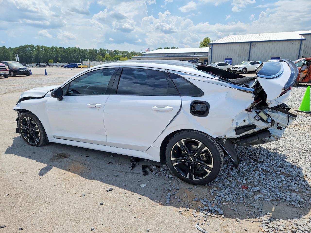 2024 Kia K5 Gt Line - zdjęcie 2