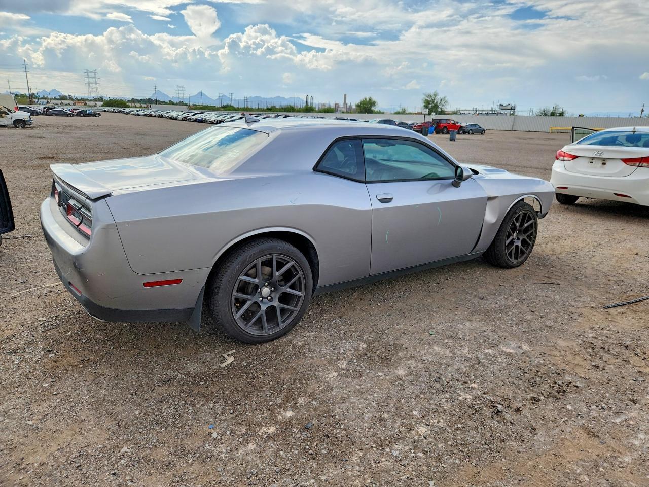 2016 Dodge Challenger R/T - zdjęcie 3