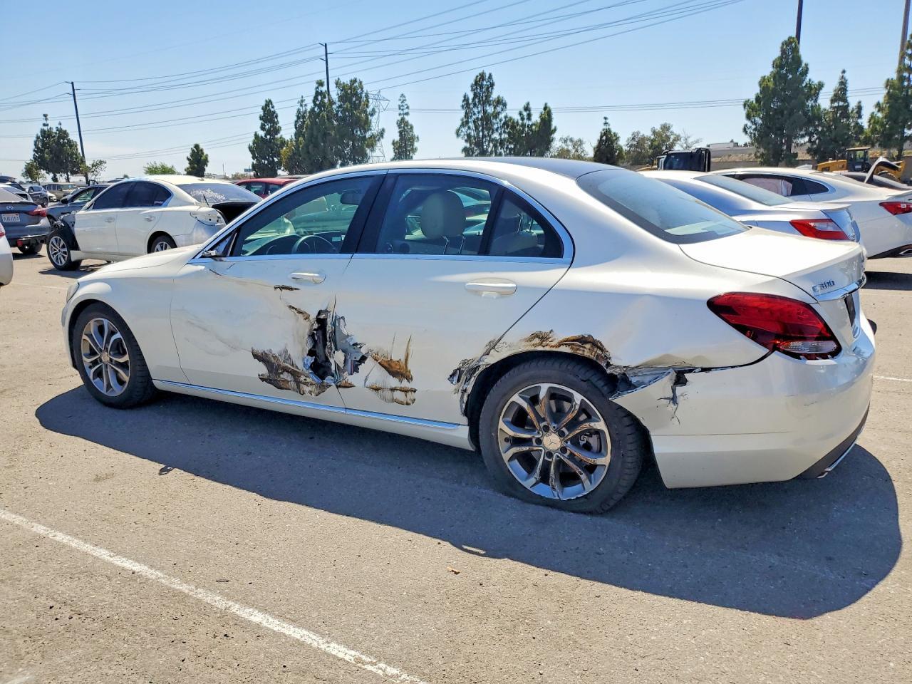 2015 Mercedes-Benz C 300 - zdjęcie 2