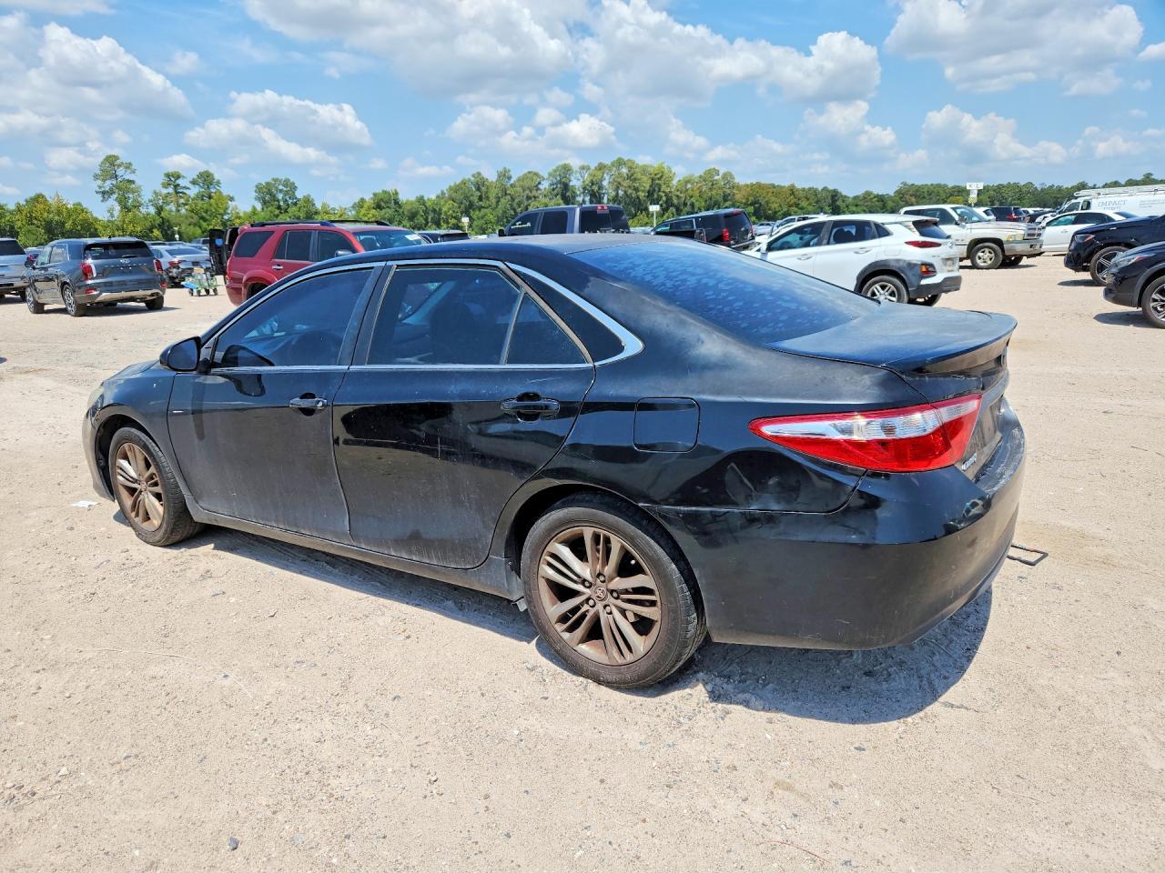 2016 Toyota Camry Se - zdjęcie 2