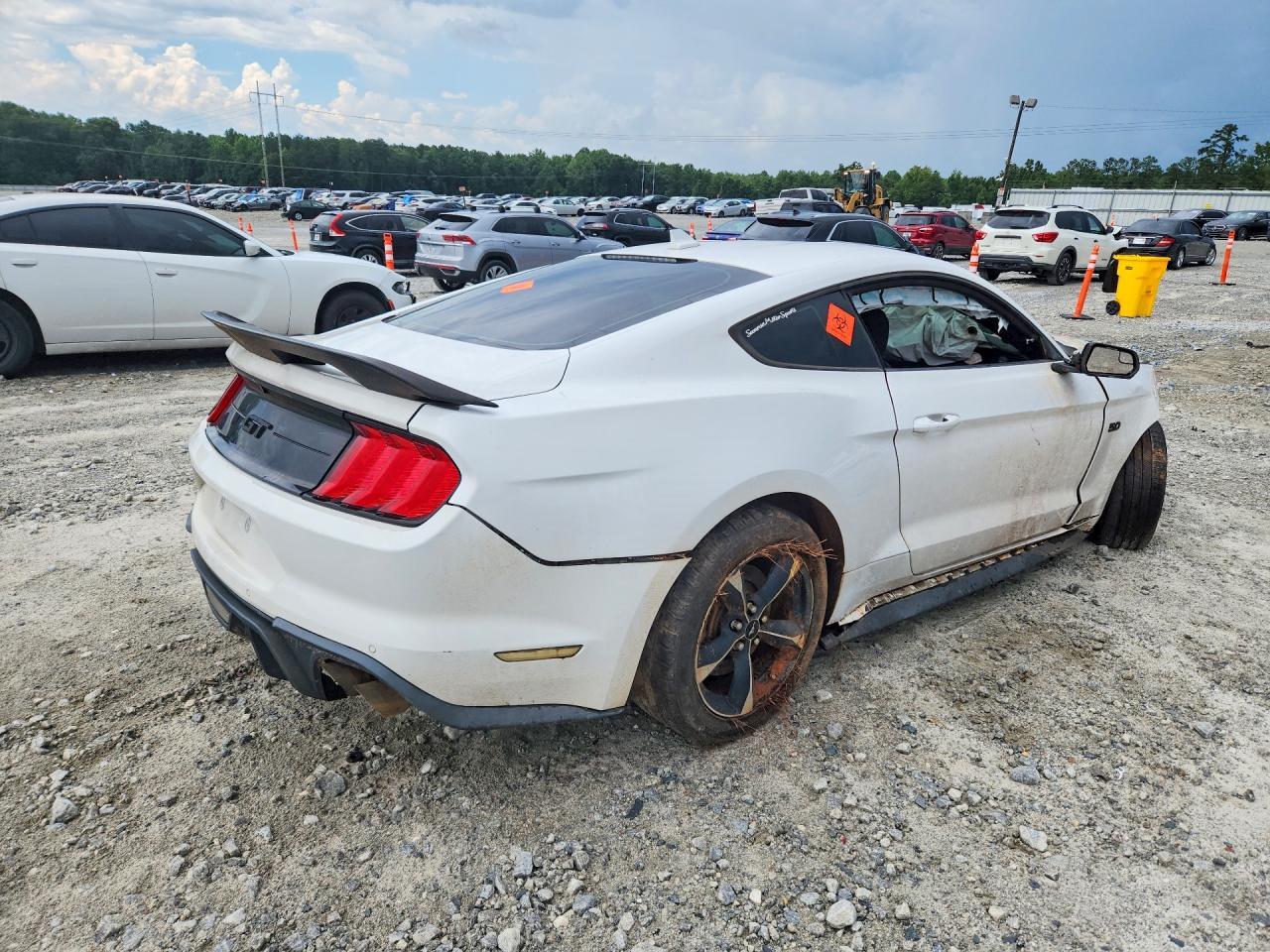 2020 Ford Mustang Gt - zdjęcie 3