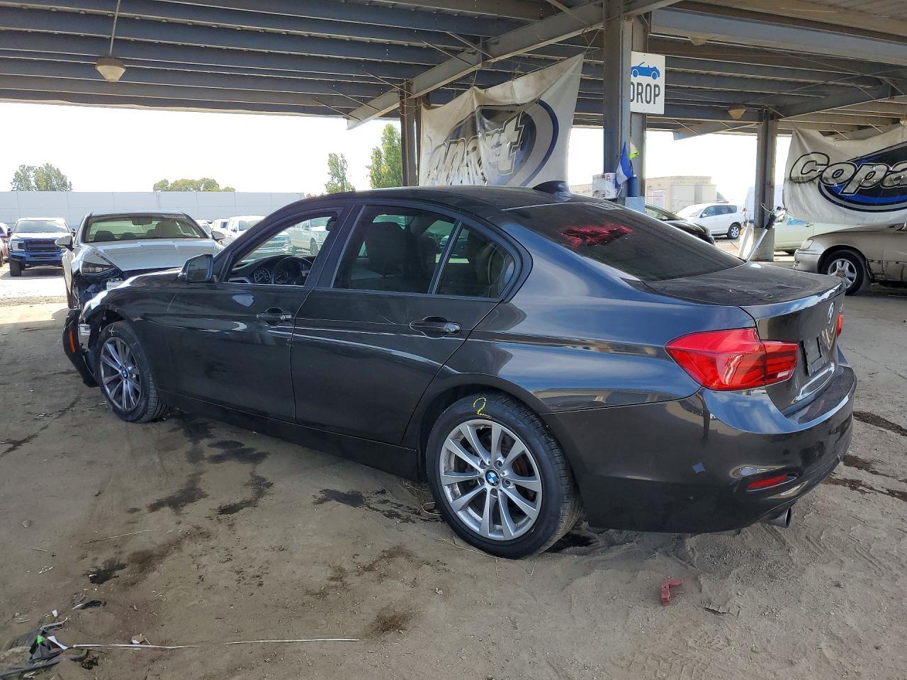 2016 BMW 320 I - zdjęcie 2