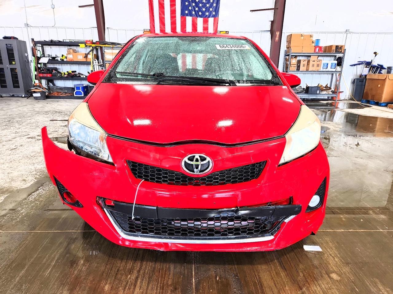 2013 Toyota Yaris 5-Door Se - zdjęcie 5