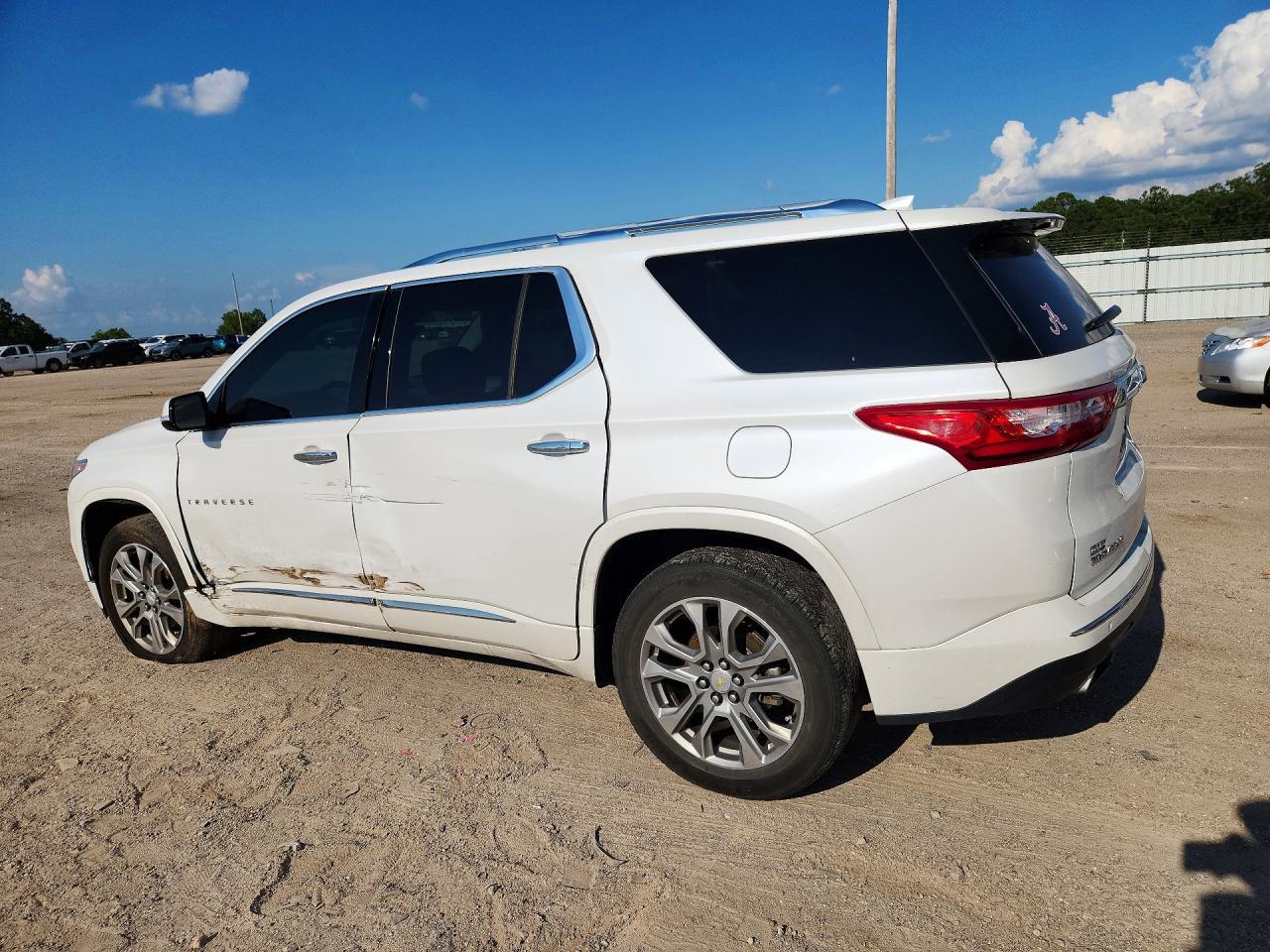 2019 Chevrolet Traverse Premier - zdjęcie 2