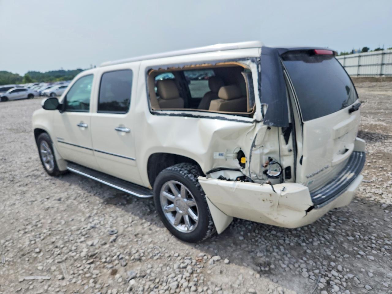 2014 GMC Yukon Xl Denali - zdjęcie 2