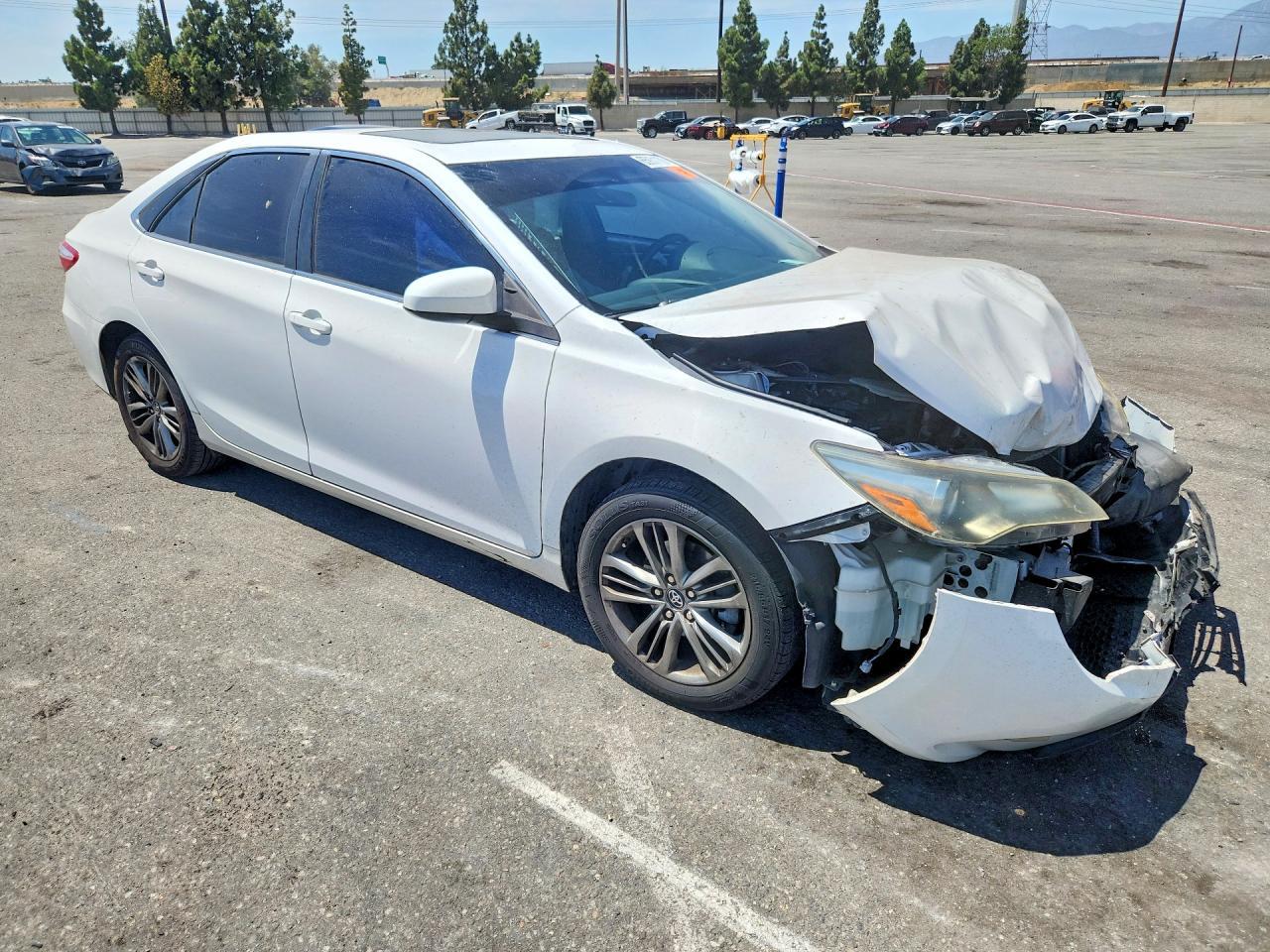 2017 Toyota Camry Se - zdjęcie 4