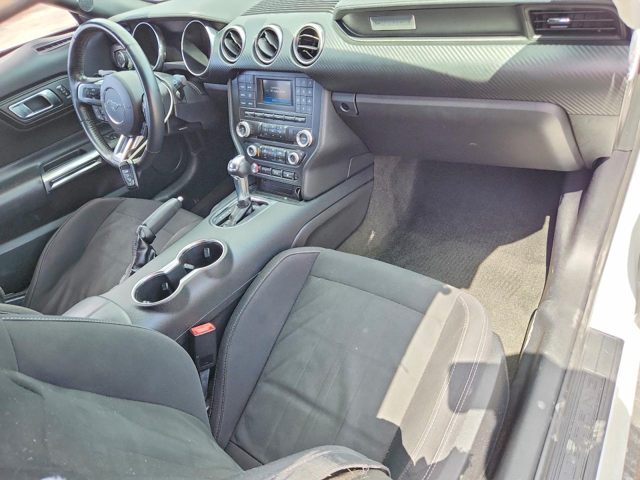 2018 Ford Mustang - zdjęcie 8