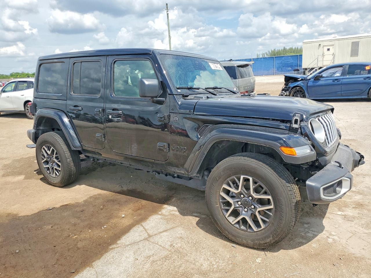 2026 Jeep Wrangler Sahara - zdjęcie 4