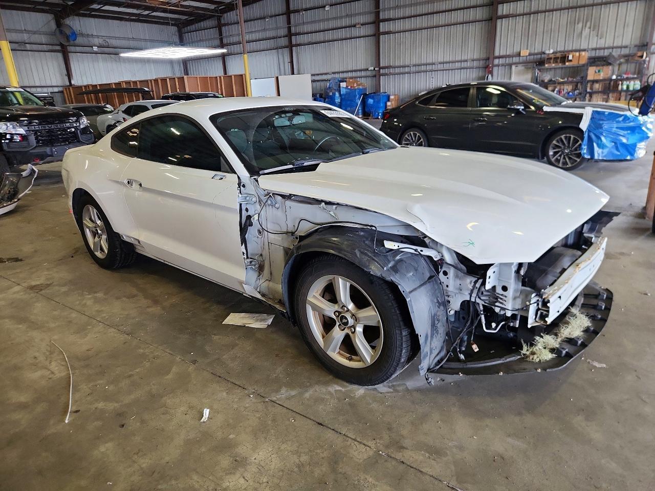 2016 Ford Mustang - zdjęcie 4