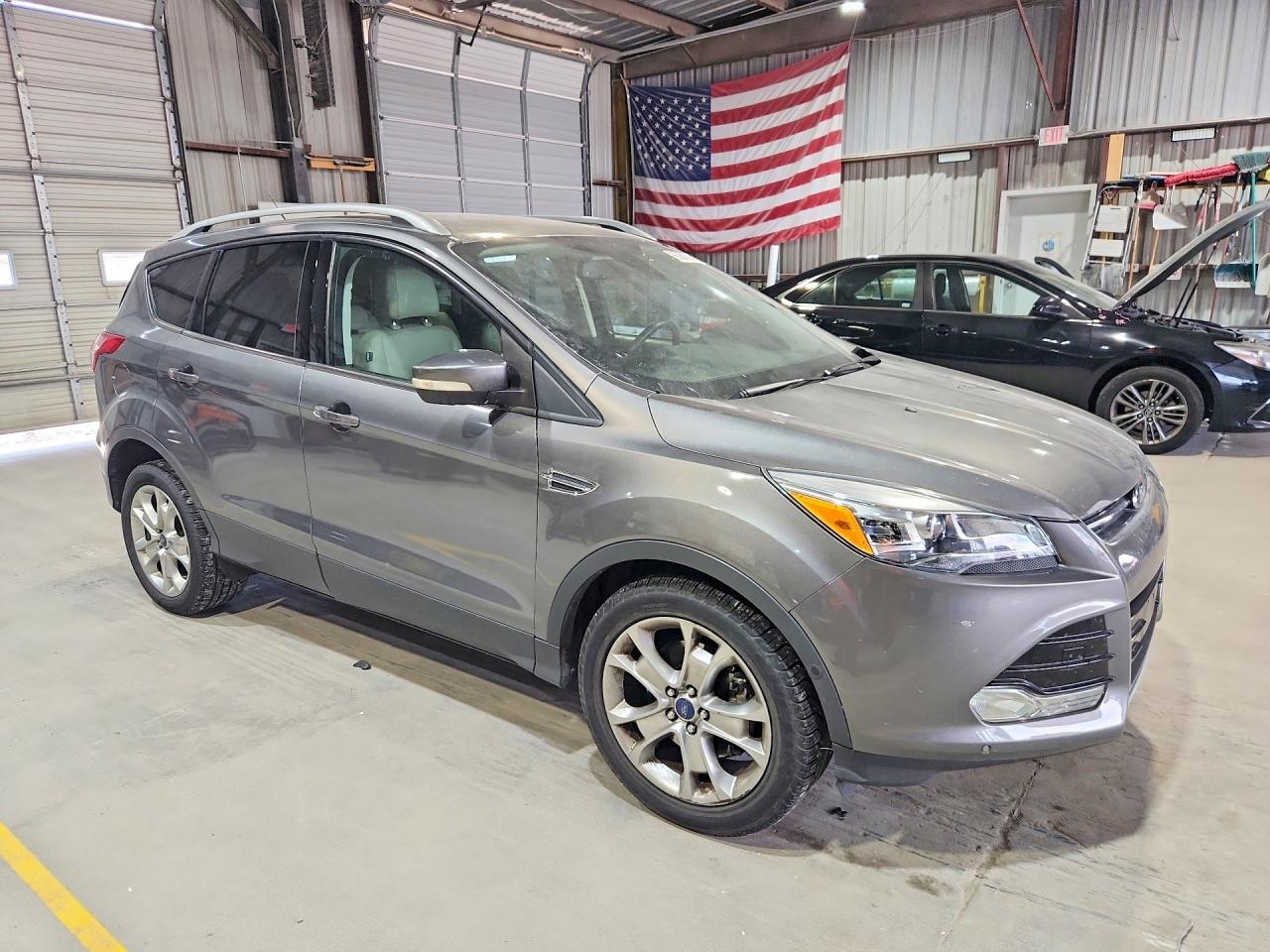 2014 Ford Escape Titanium - zdjęcie 4