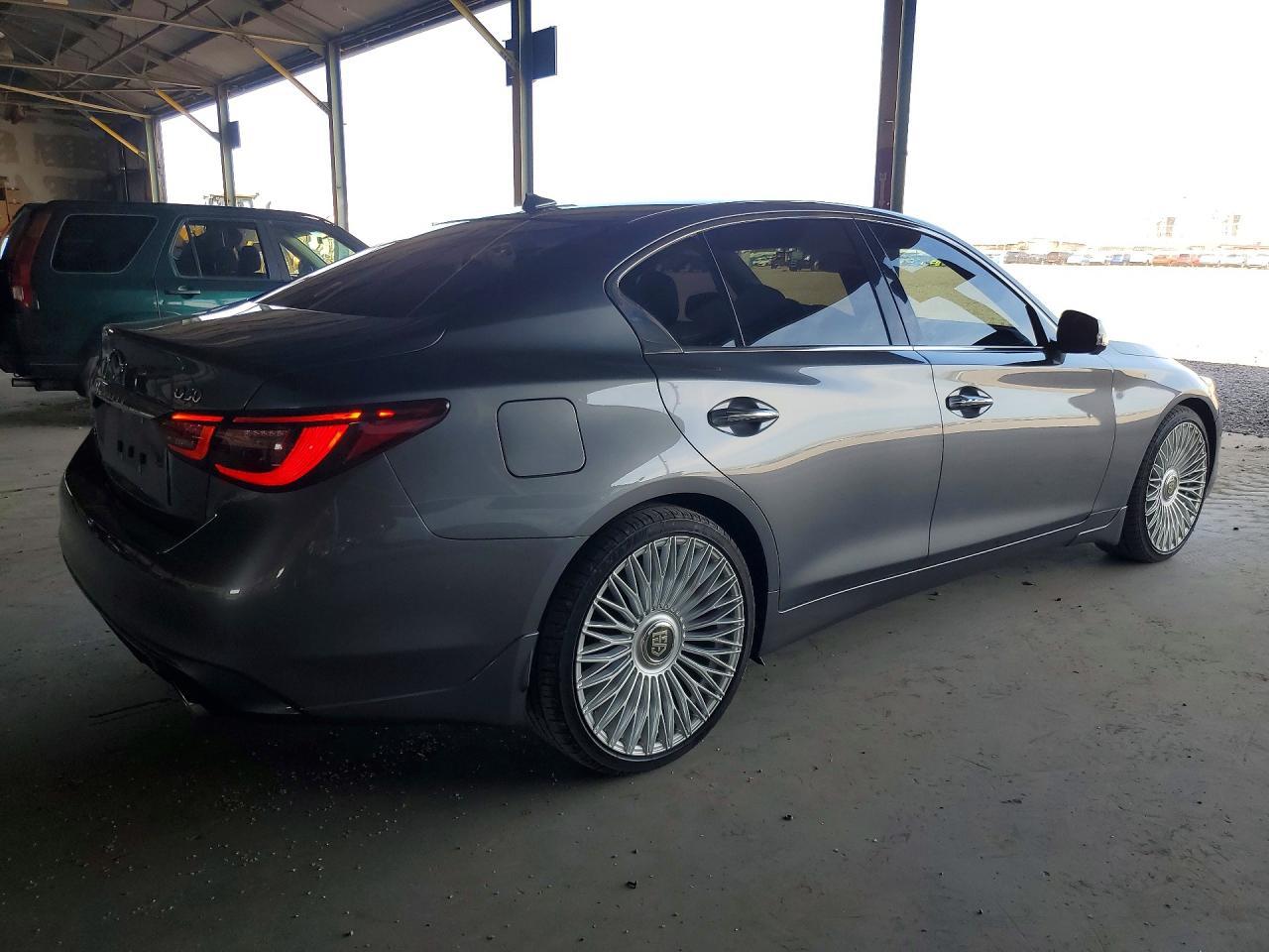 2023 Infiniti Q50 Luxe - zdjęcie 3