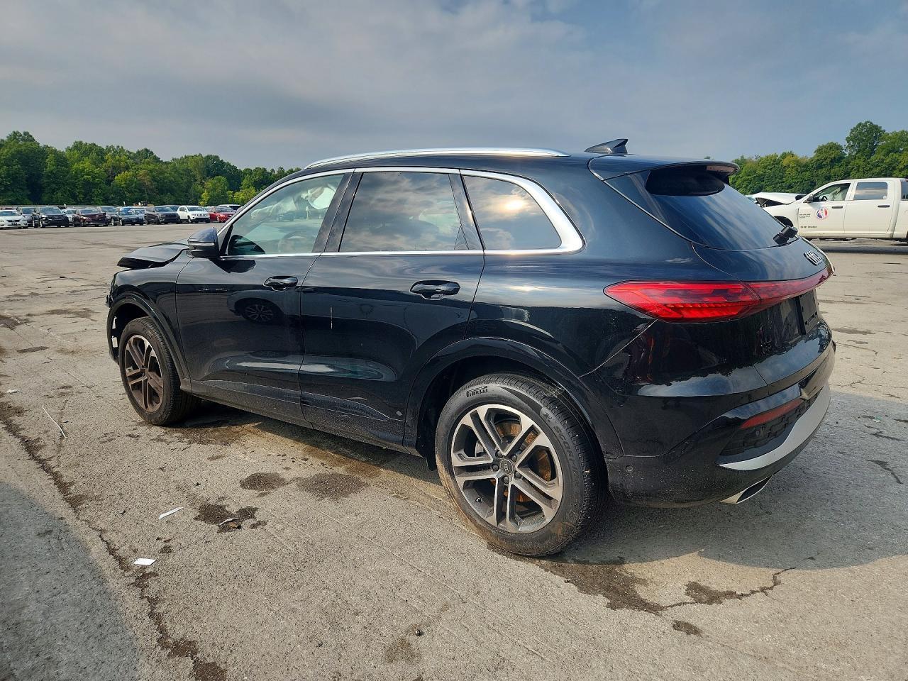 2025 Audi Q5 Premium - zdjęcie 2