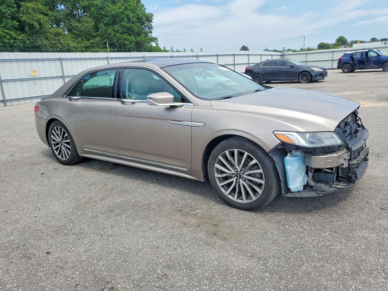 2018 Lincoln Continental Select - zdjęcie 4
