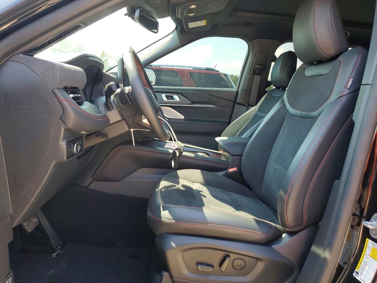 2025 Ford Explorer St - zdjęcie 7