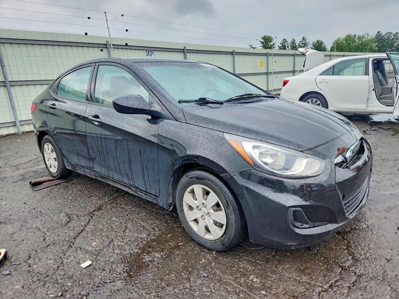 2013 Hyundai Accent Gls - zdjęcie 4