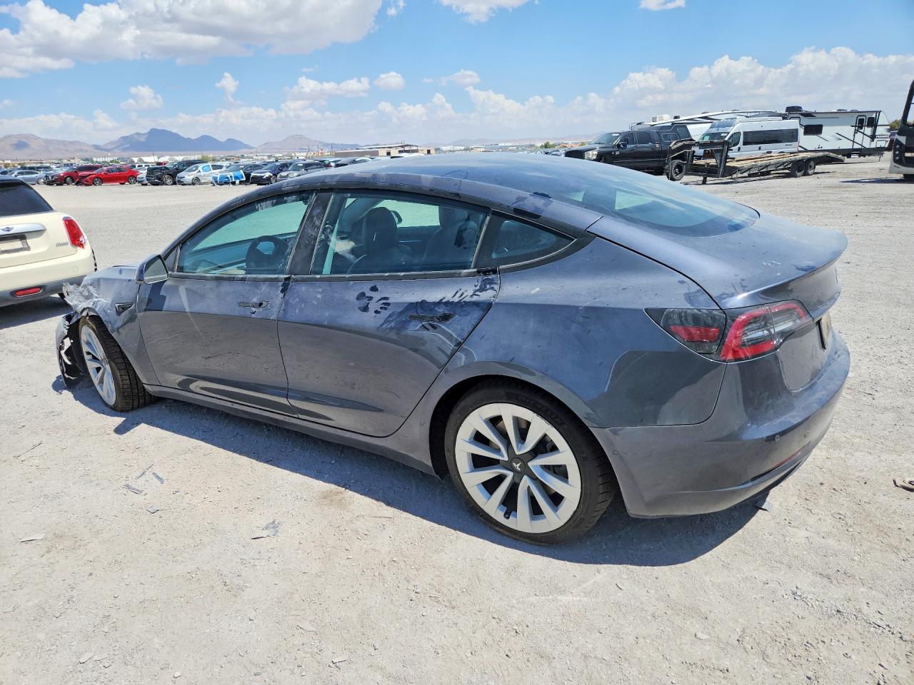2022 Tesla Model 3 - zdjęcie 2