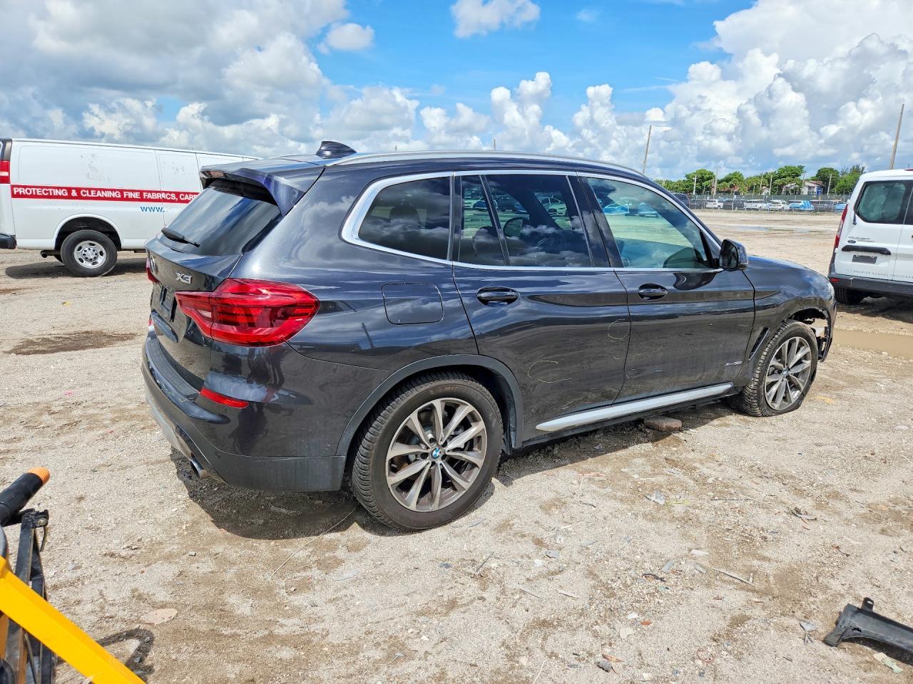 2018 BMW X3 xDrive30I - zdjęcie 3