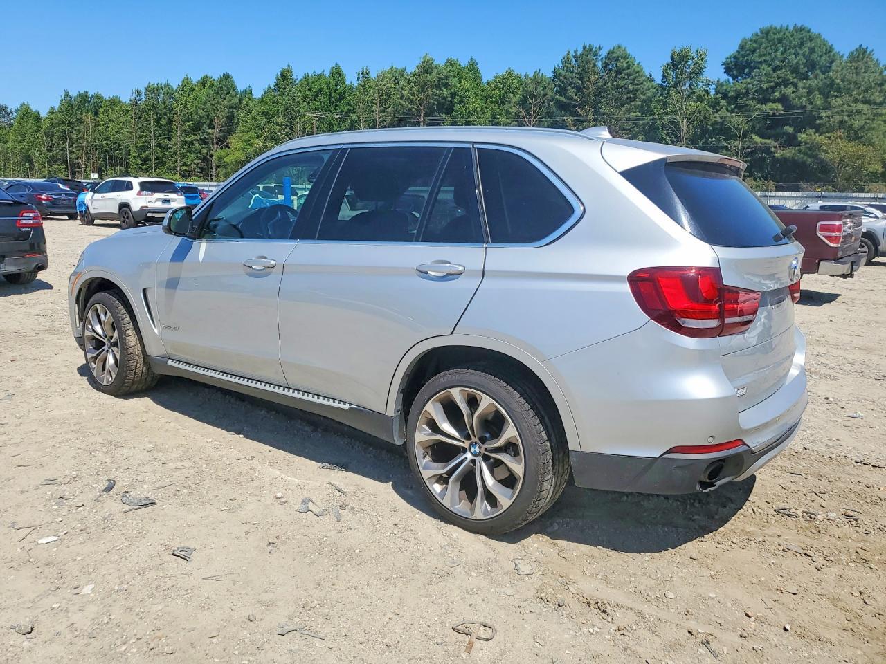 2015 BMW X5 xDrive35I - zdjęcie 2