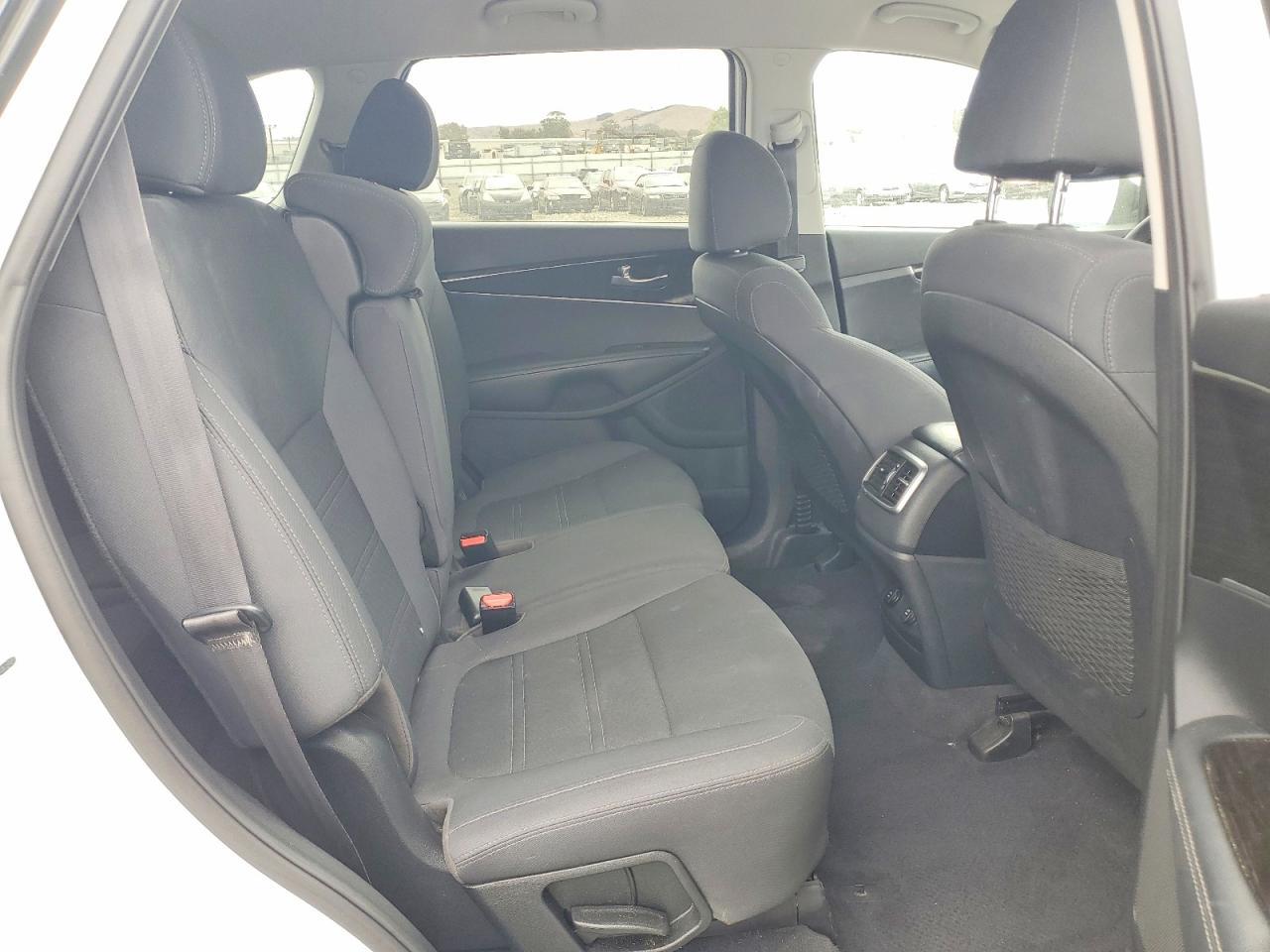 2020 Kia Sorento S - zdjęcie 11