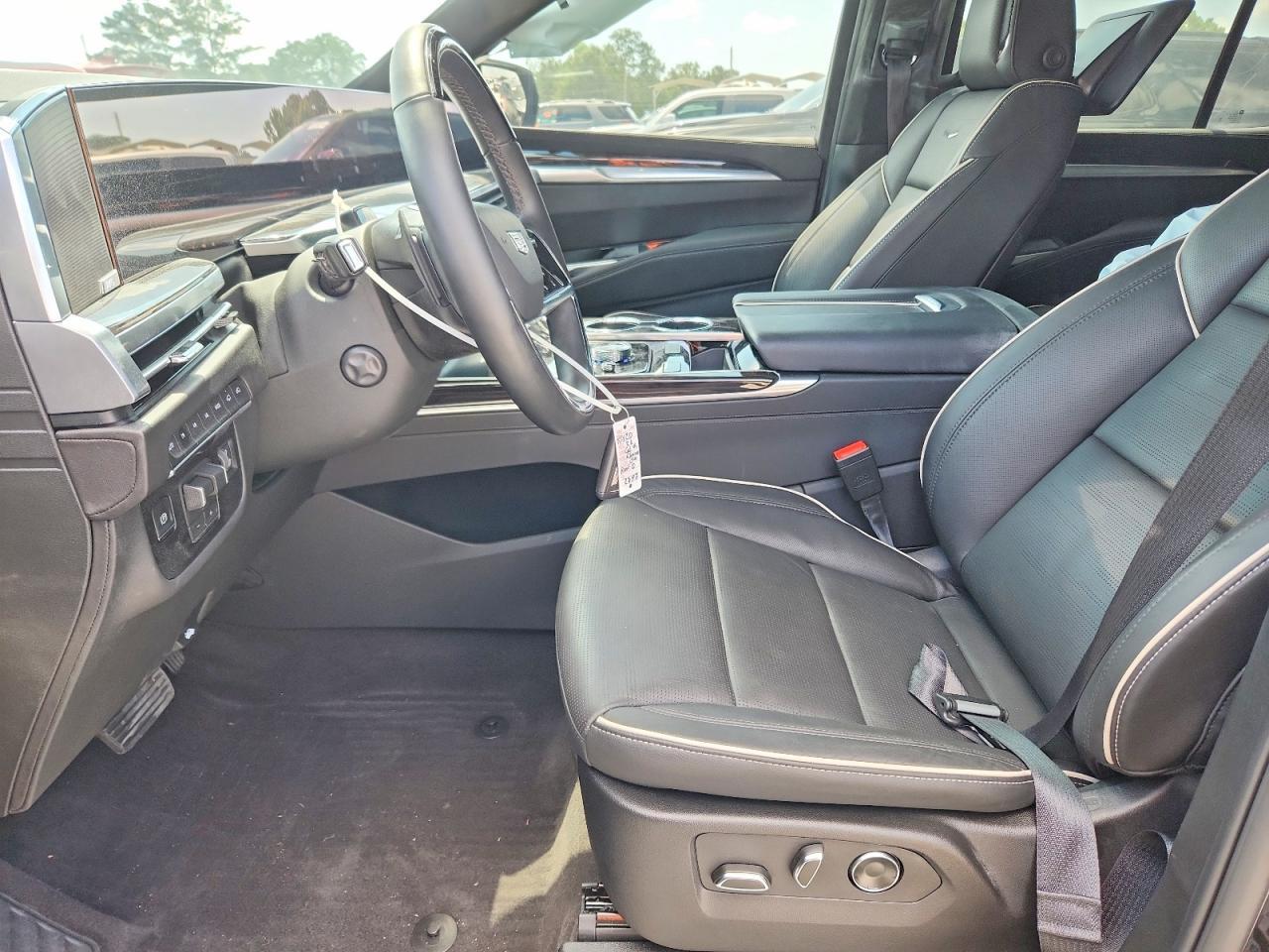 2026 Cadillac Escalade Luxury - zdjęcie 7