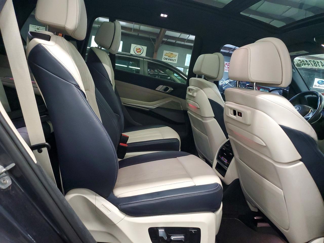 2019 BMW X7 xDrive50I - zdjęcie 11