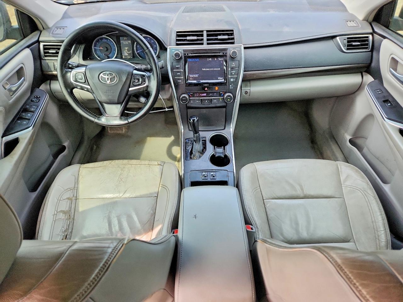 2016 Toyota Camry Xle - zdjęcie 8