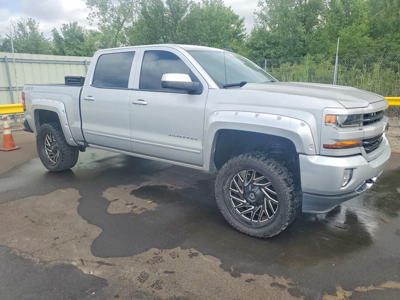 2017 Chevrolet Silverado K1500 Lt - zdjęcie 4