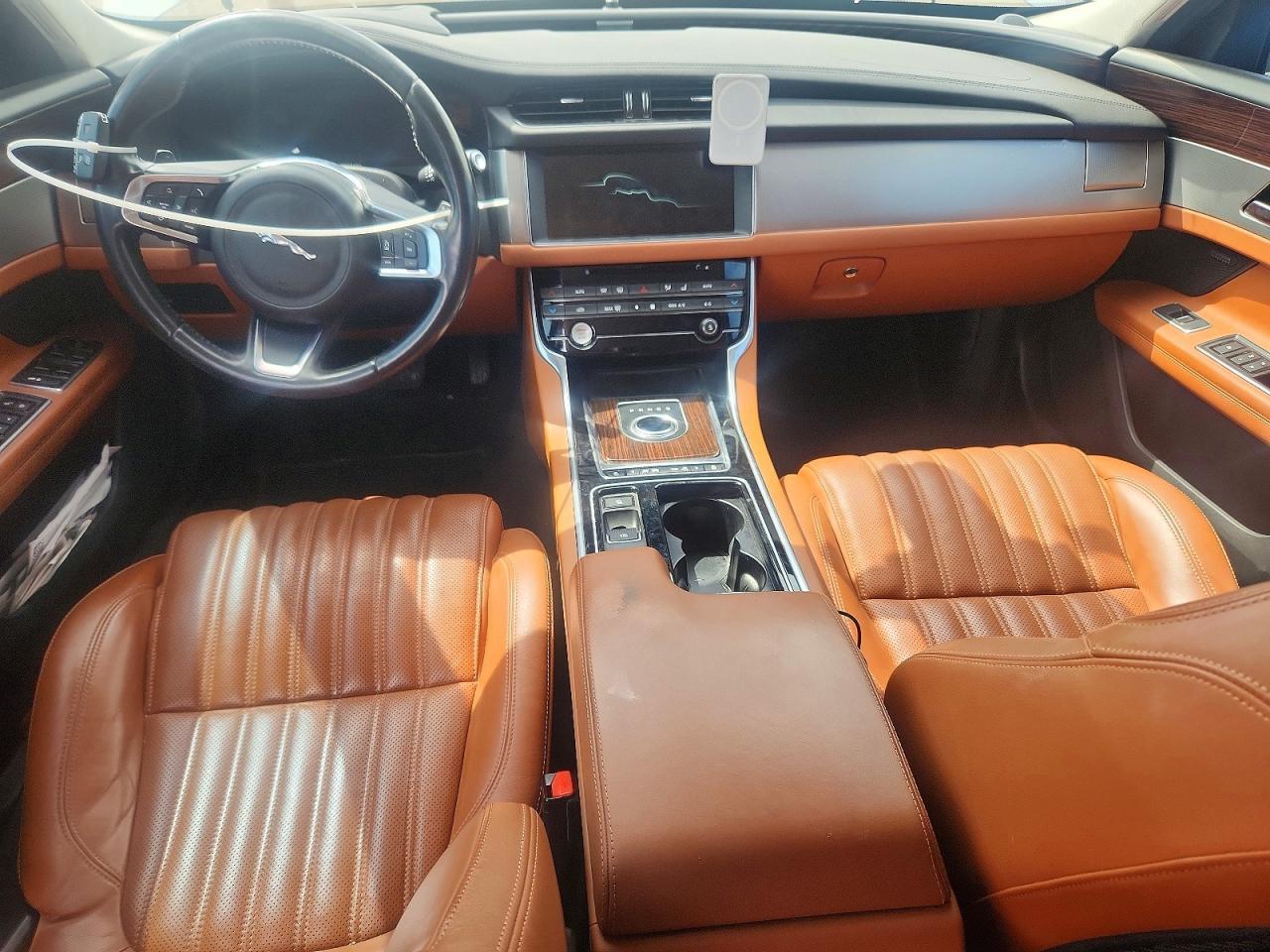 2018 Jaguar Xf Portfolio Le - zdjęcie 8