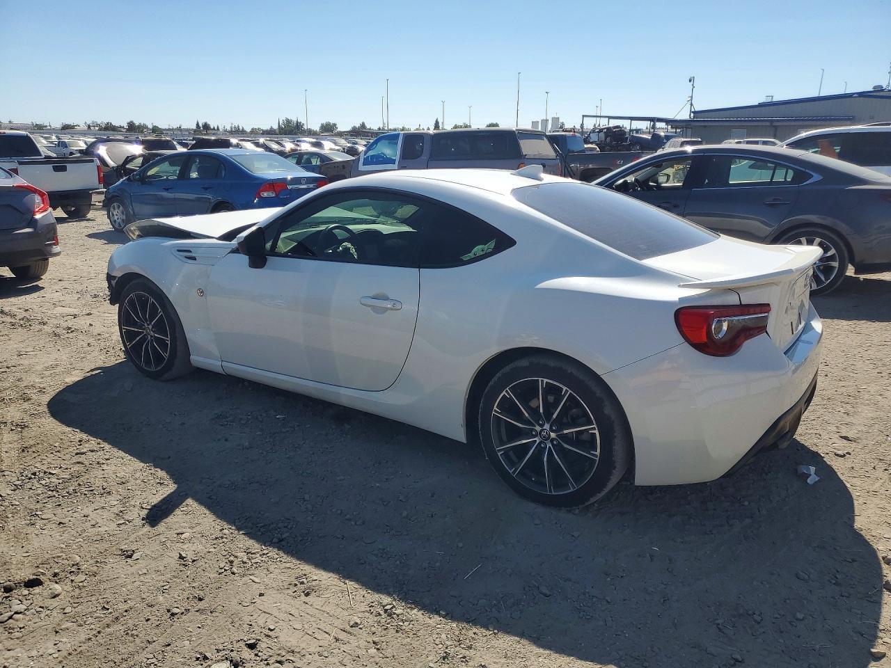 2017 Toyota 86 Base - zdjęcie 2
