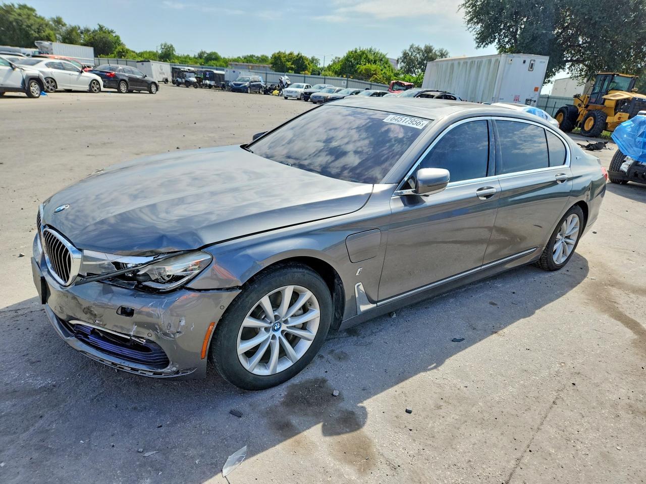 2017 BMW Seria 7 740e - zdjęcie główne
