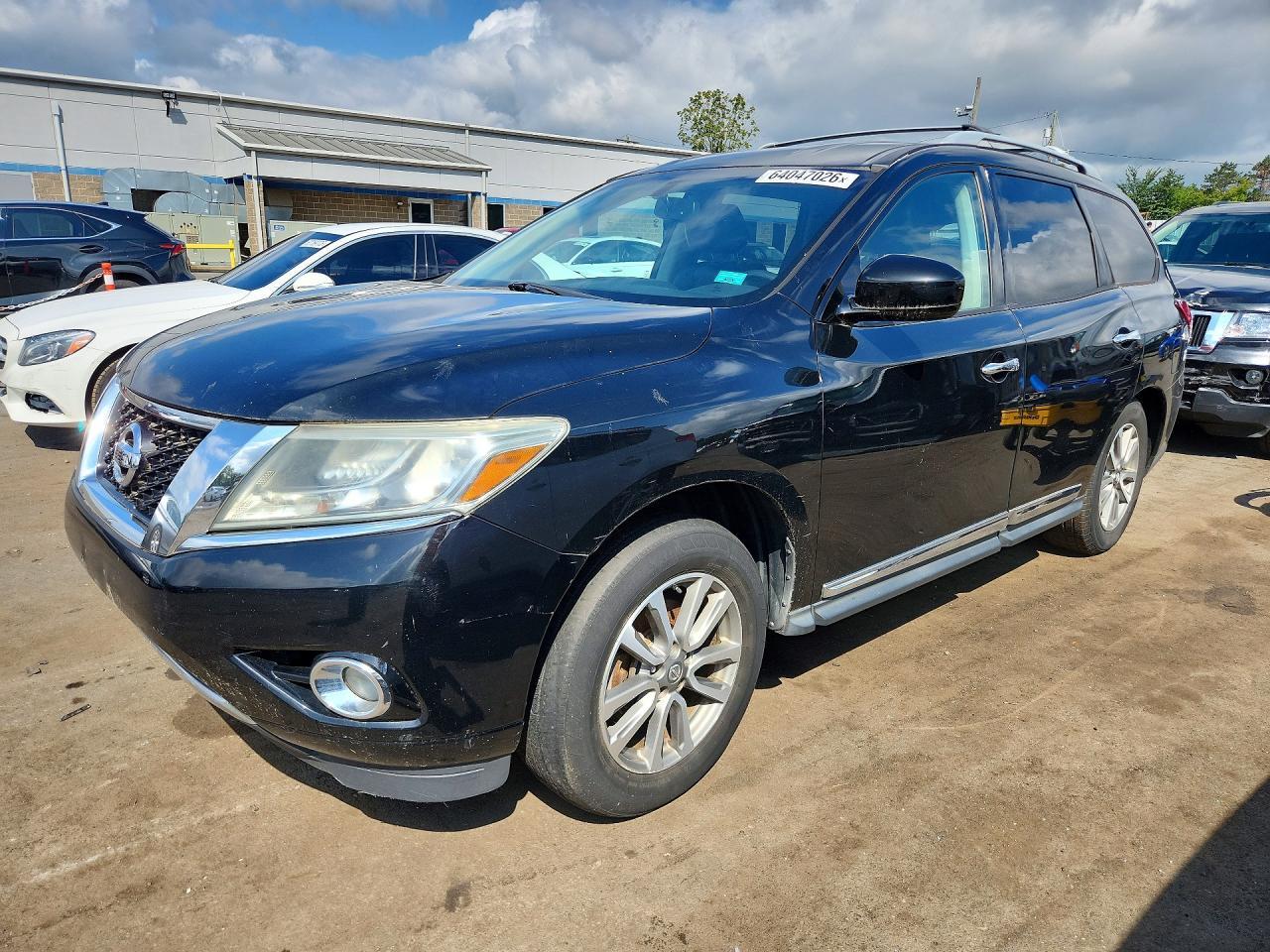 2013 Nissan Pathfinder S - zdjęcie główne