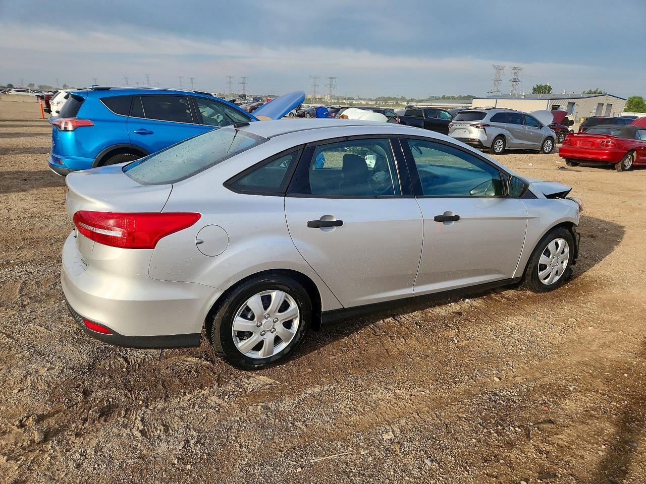 2016 Ford Focus S - zdjęcie 3