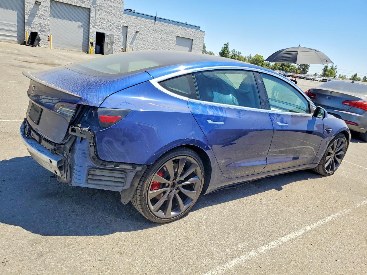 2020 Tesla Model 3 - zdjęcie 3