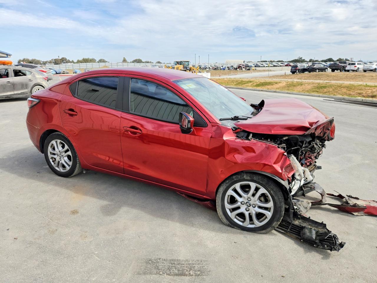 2018 Toyota Yaris Ia Base - zdjęcie 4