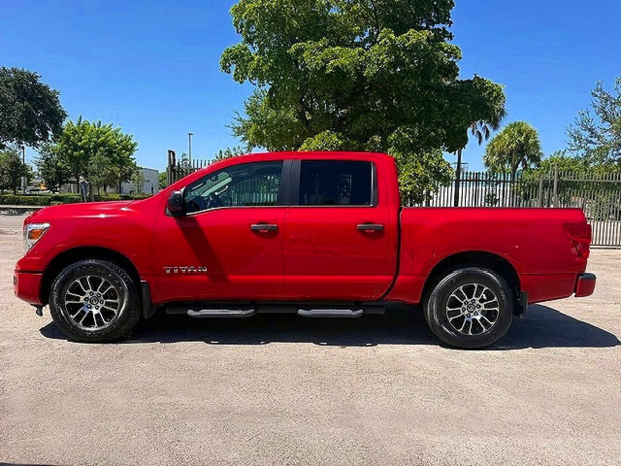 2022 Nissan Titan Sv - zdjęcie 12