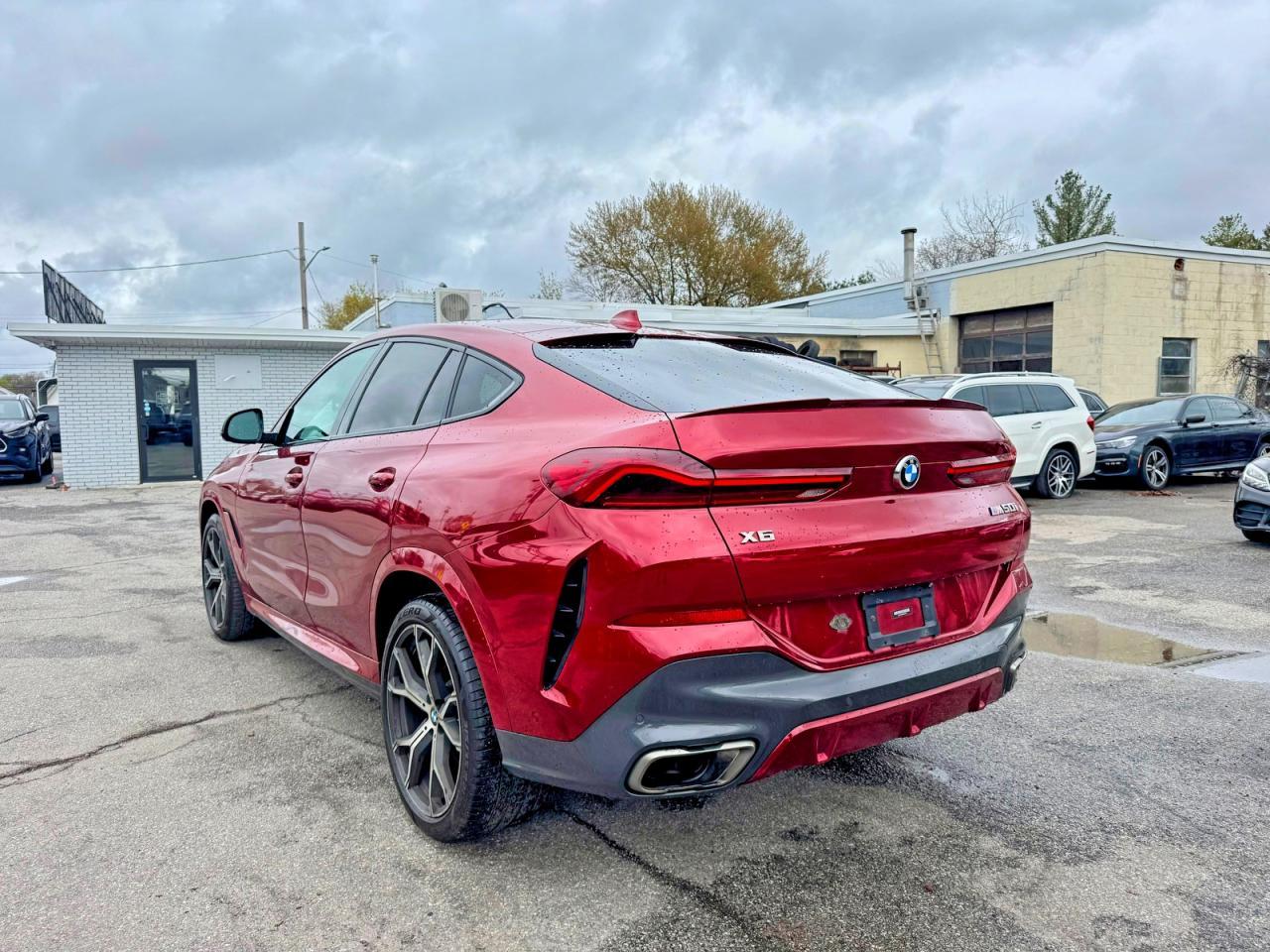 2021 BMW X6 M50I - zdjęcie 3