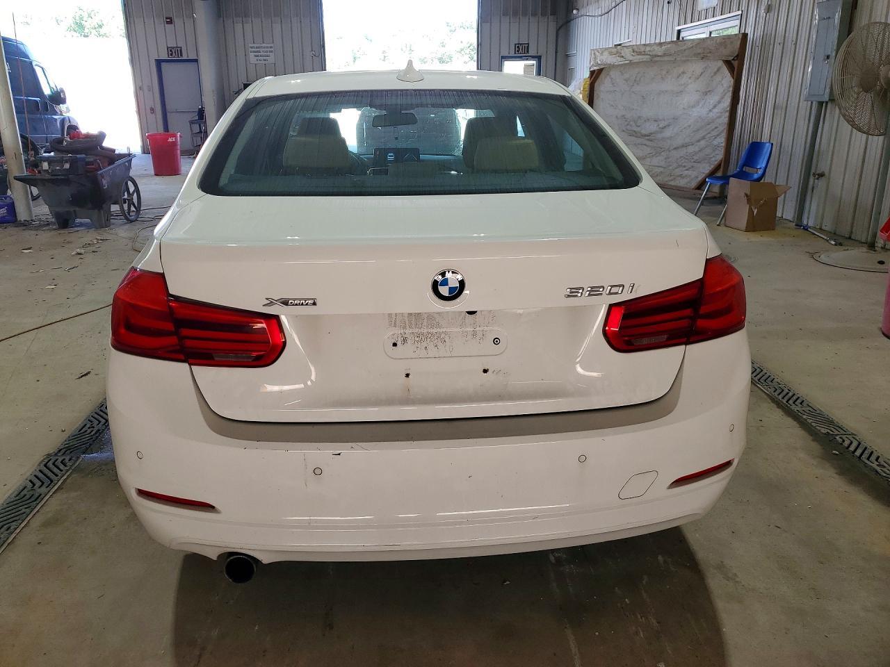 2017 BMW Seria 3 320i - zdjęcie 6