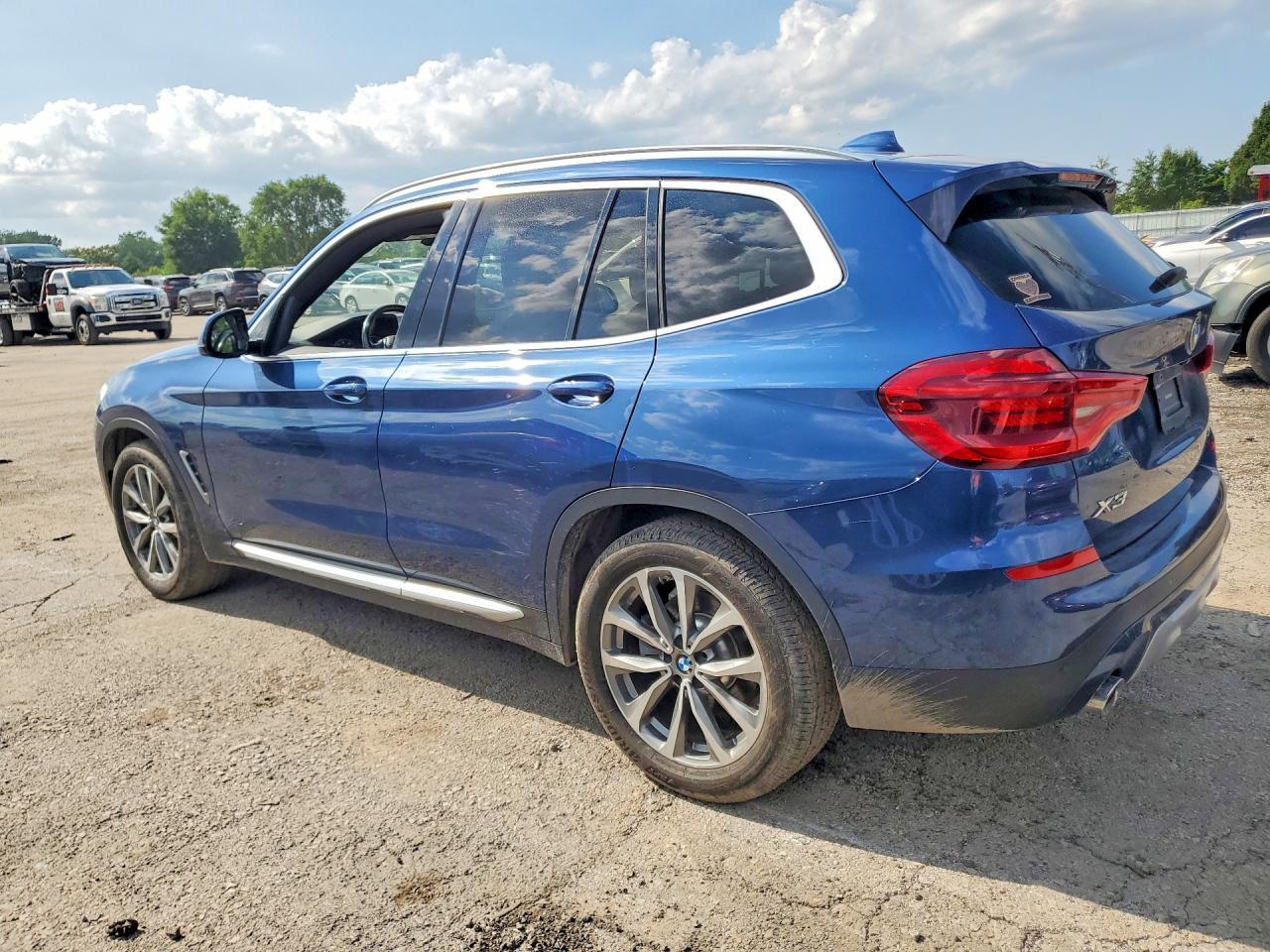 2019 BMW X3 xDrive30I - zdjęcie 2
