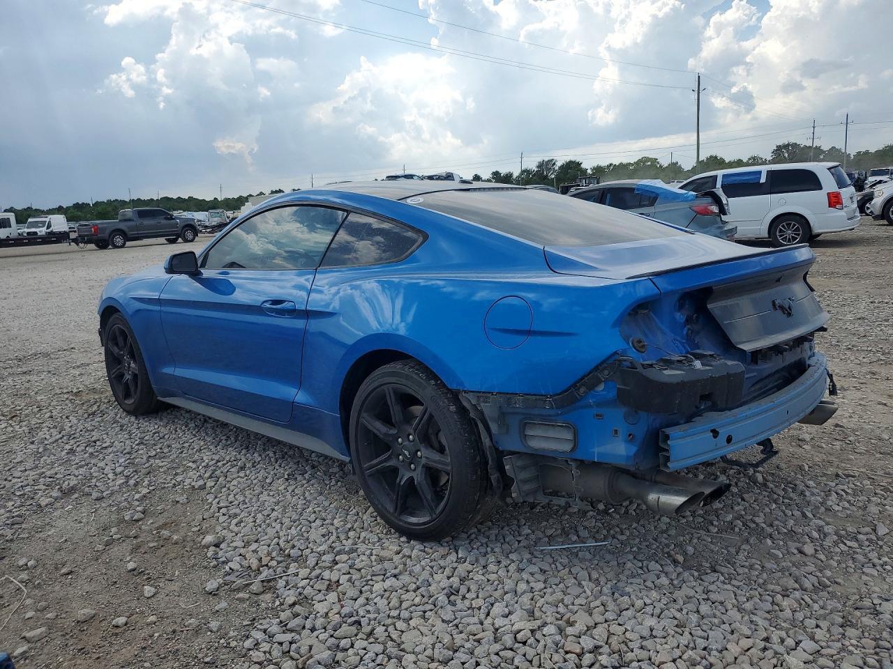 2019 Ford Mustang - zdjęcie 2