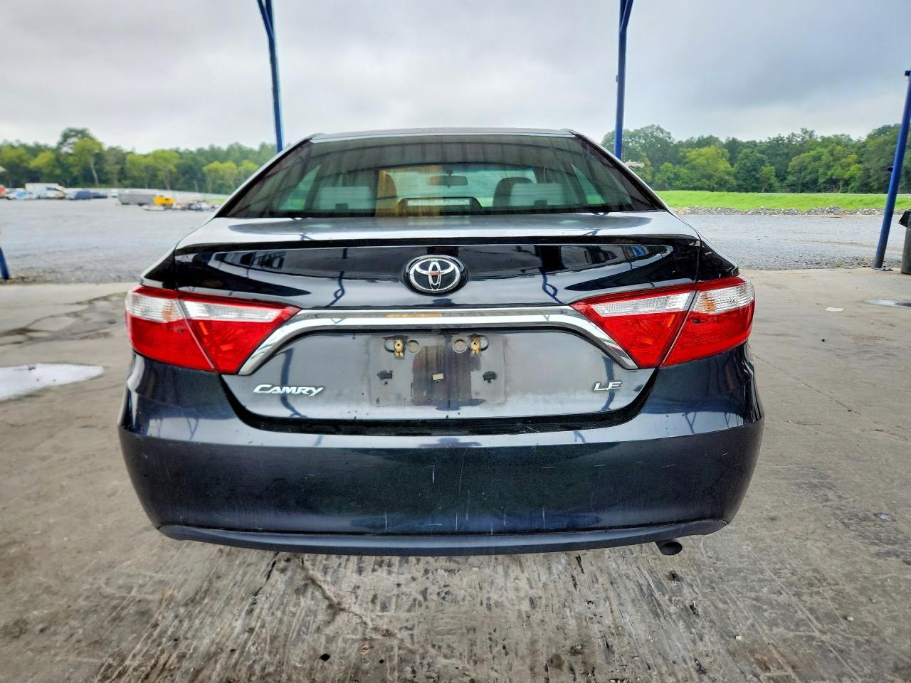 2015 Toyota Camry Le - zdjęcie 6
