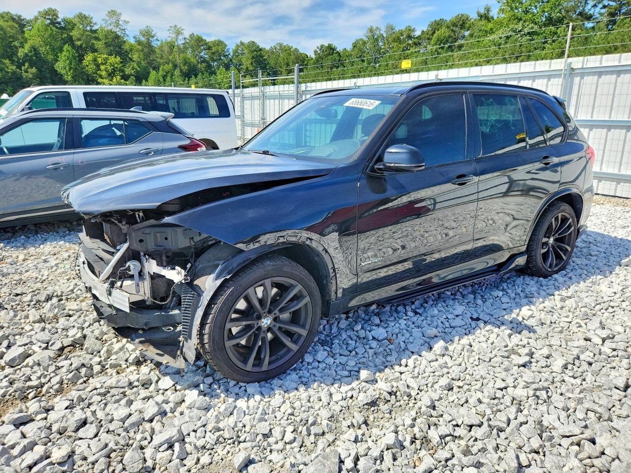 2017 BMW X5 xDrive50I - zdjęcie główne
