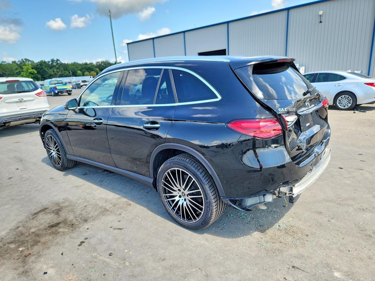 2025 Mercedes-Benz Glc 300 - zdjęcie 2