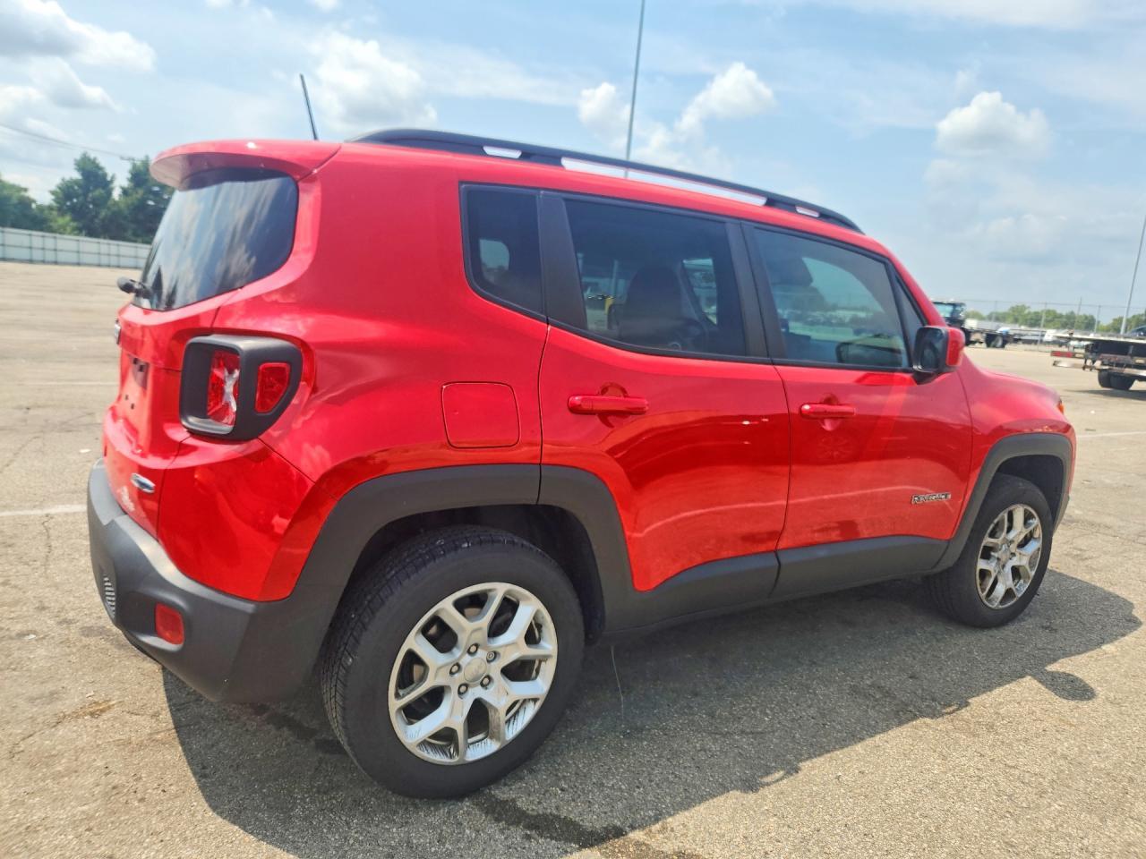 2018 Jeep Renegade Latitude - zdjęcie 3