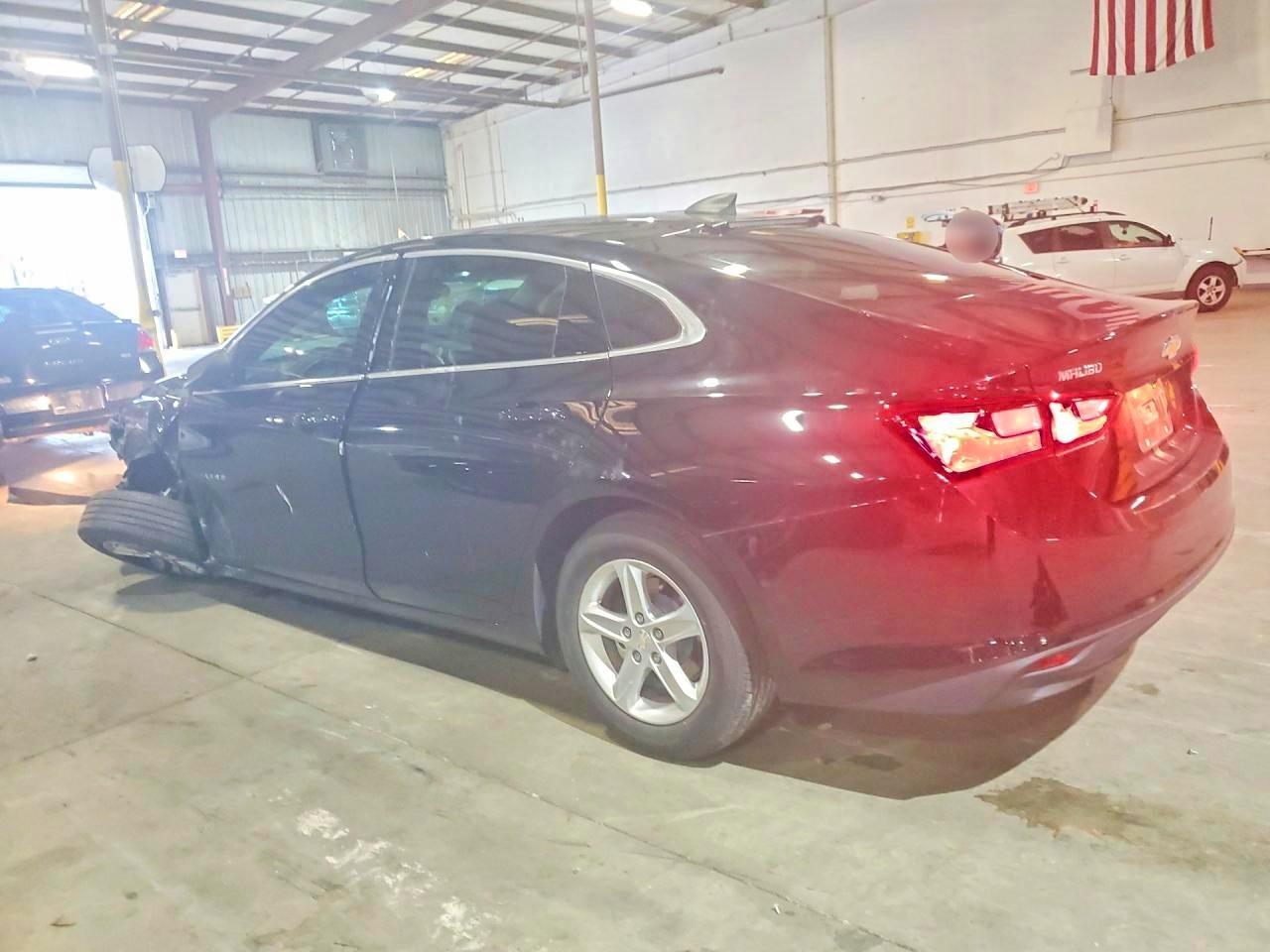 2023 Chevrolet Malibu Ls - zdjęcie 2