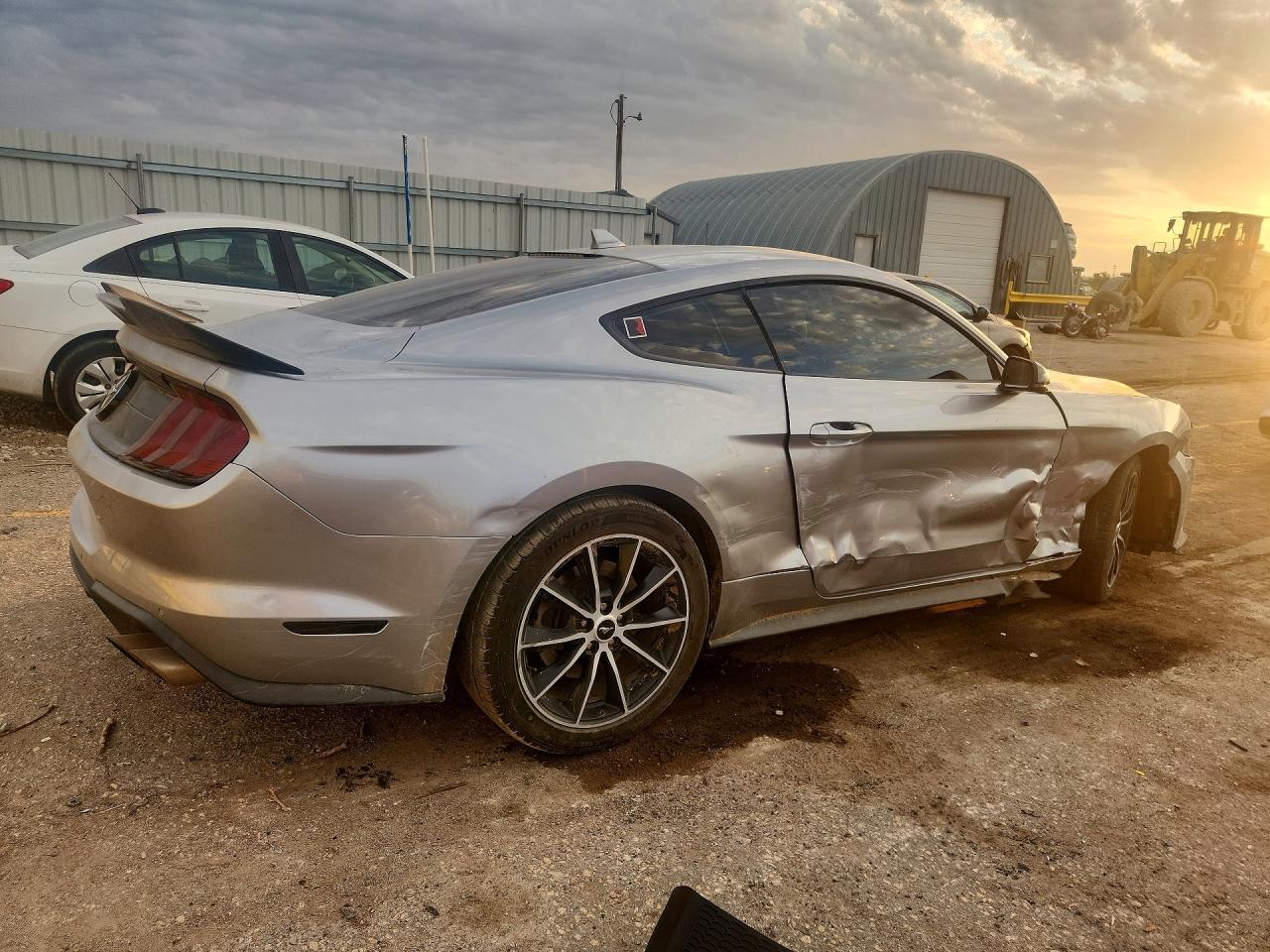 2020 Ford Mustang - zdjęcie 3