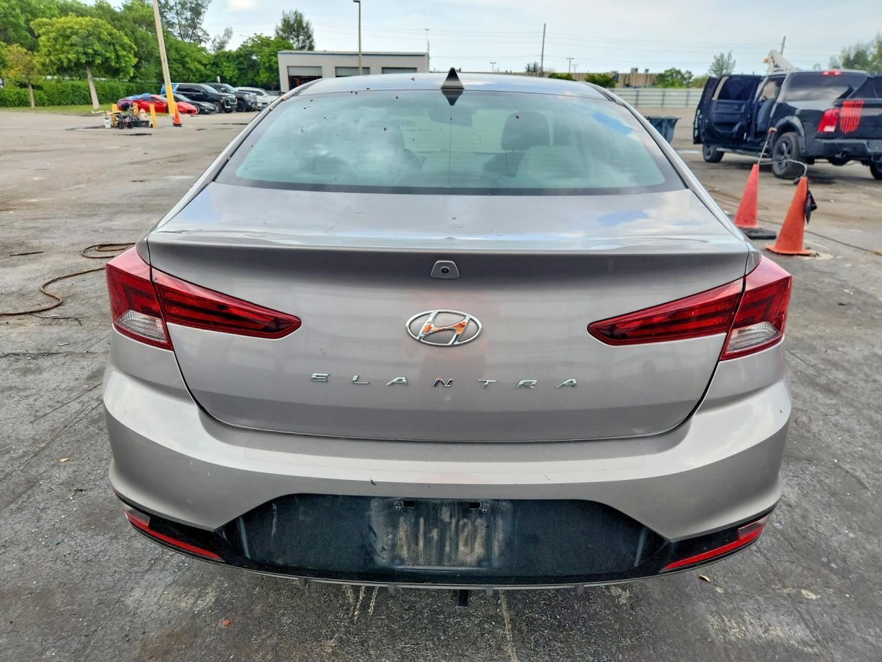 2020 Hyundai Elantra Sel - zdjęcie 6