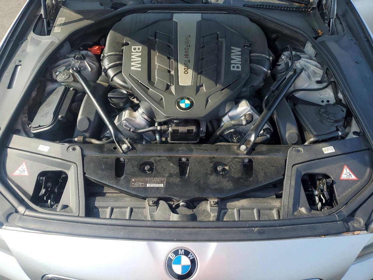 2013 BMW 550 I - zdjęcie 11