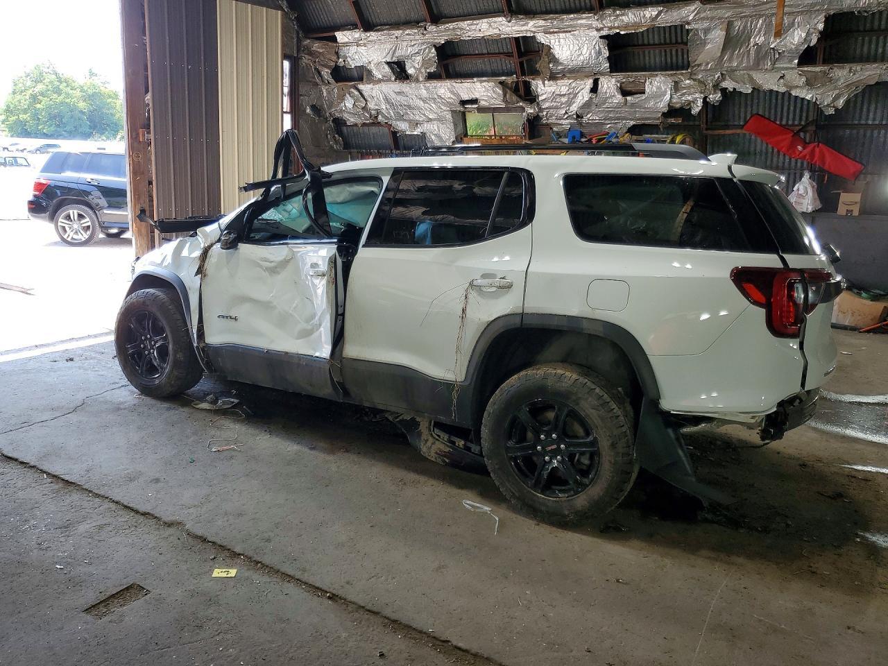 2022 GMC Acadia At4 - zdjęcie 2