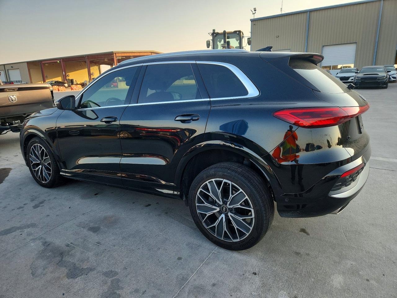 2025 Audi Q5 Premium Plus - zdjęcie 2